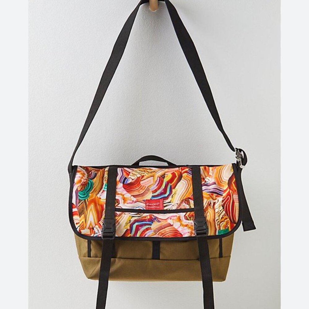 nwt FREE PEOPLE X MANHATTAN PORTAGE messenger luggage bag